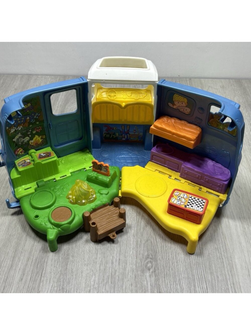 Fisher Price Little People RV Camper Songs & Sounds Camping Fire Lights 2015